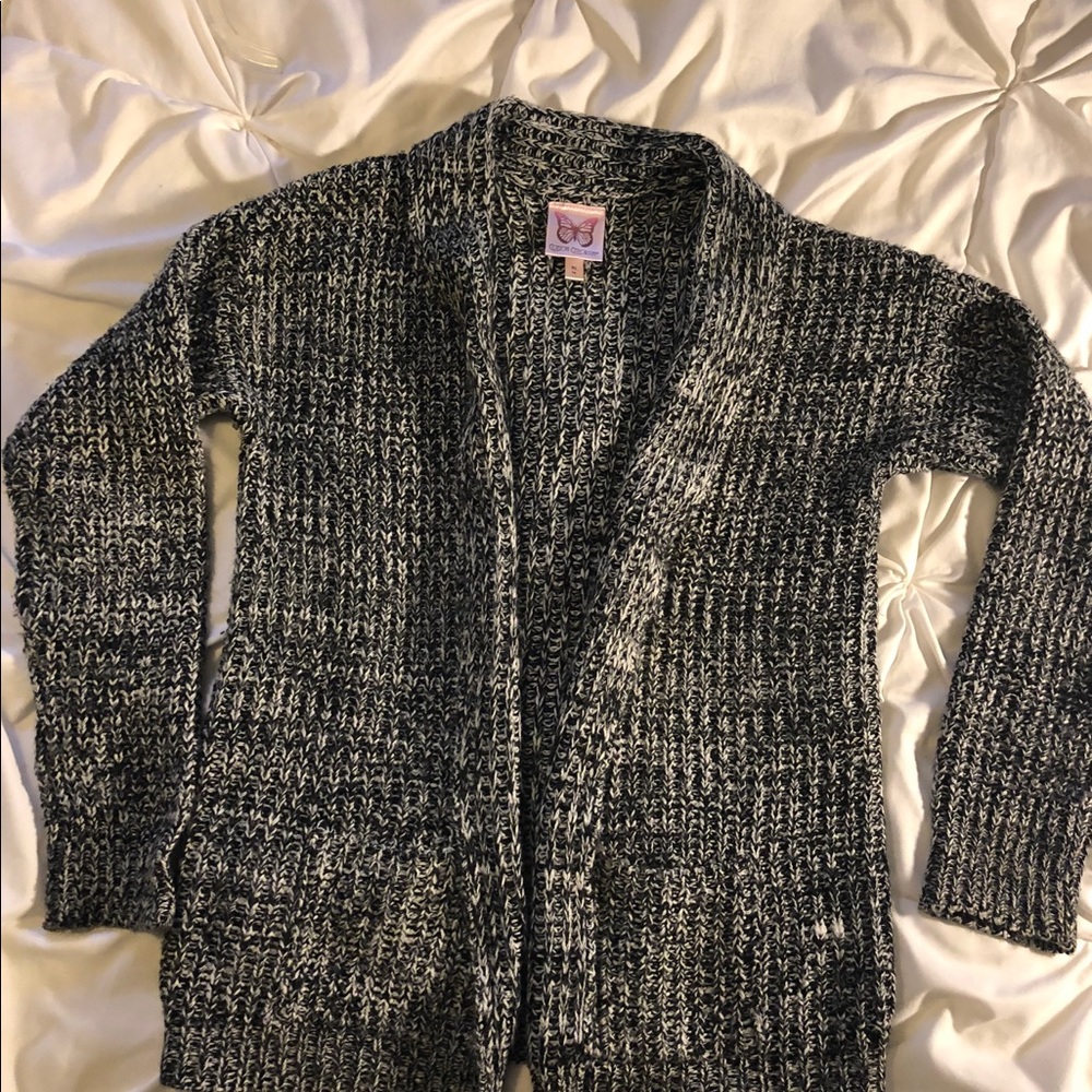 Girls black & white sweater